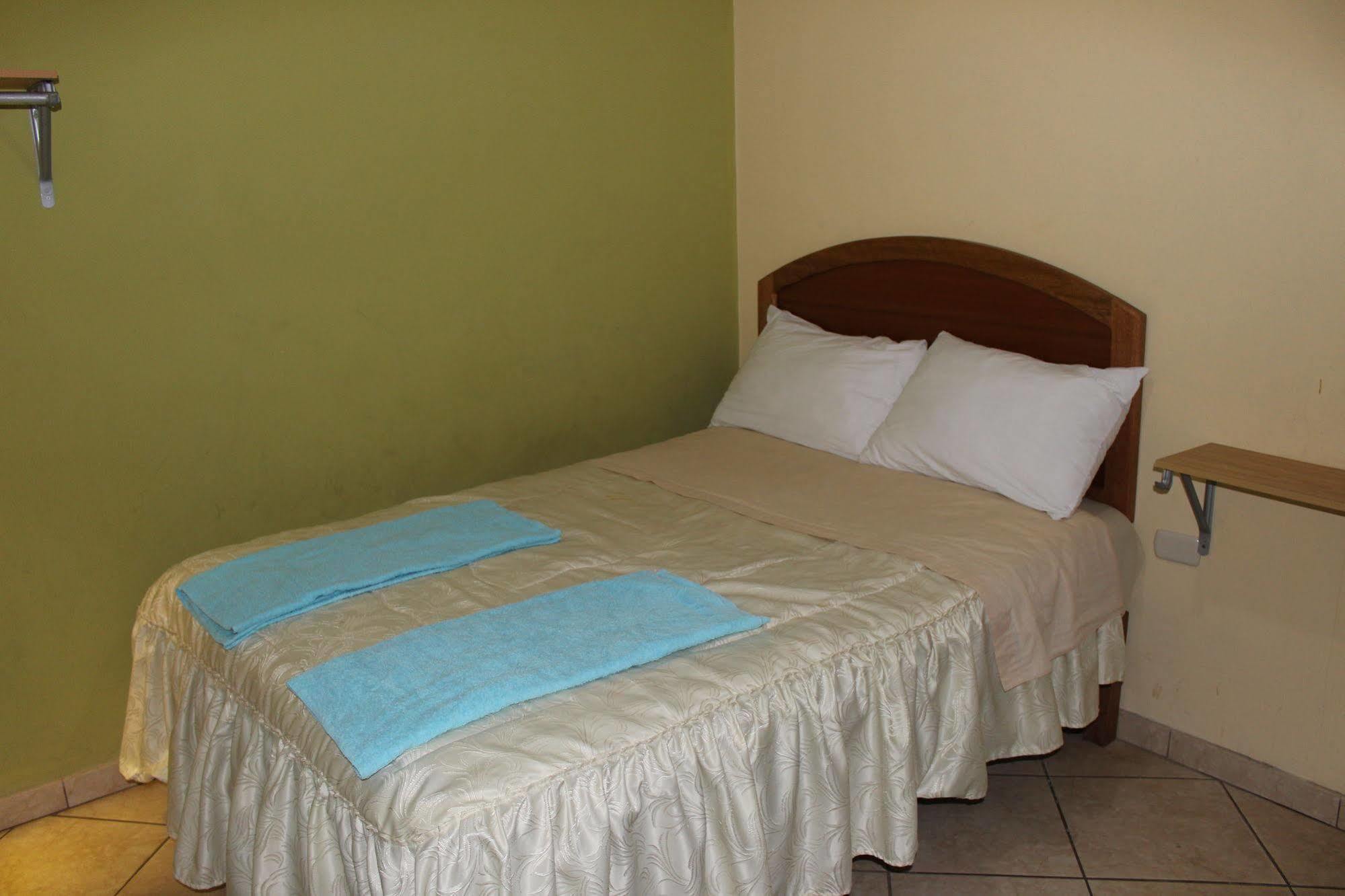 Posada De Percybal Lago Inn Puno Buitenkant foto