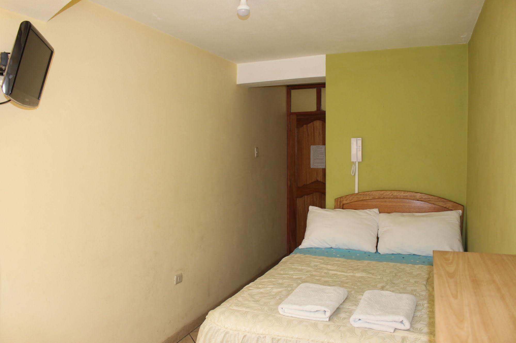 Posada De Percybal Lago Inn Puno Buitenkant foto
